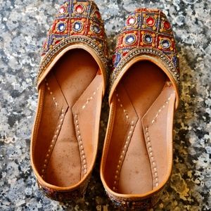 Punjabi jutti / mojri